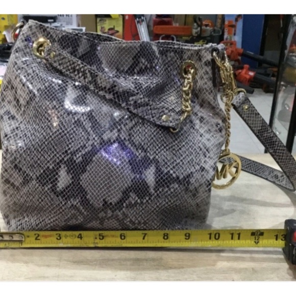 Michael Kors Womens Snakeskin Python Leather Bucket Shoulder Bag Purse Medium - Picture 7 of 8